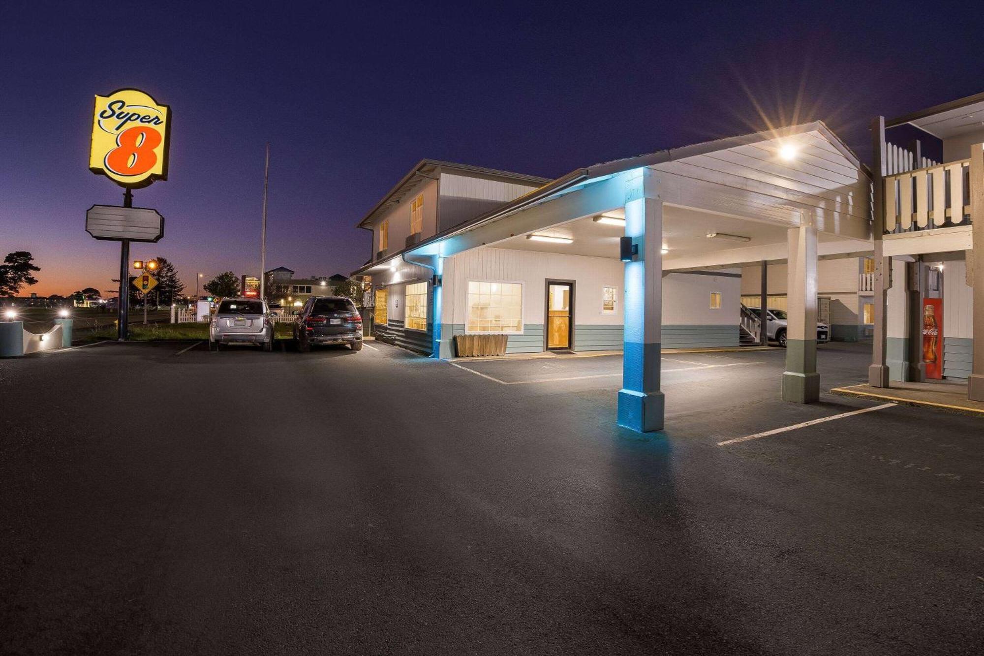 Super 8 By Wyndham Crescent City